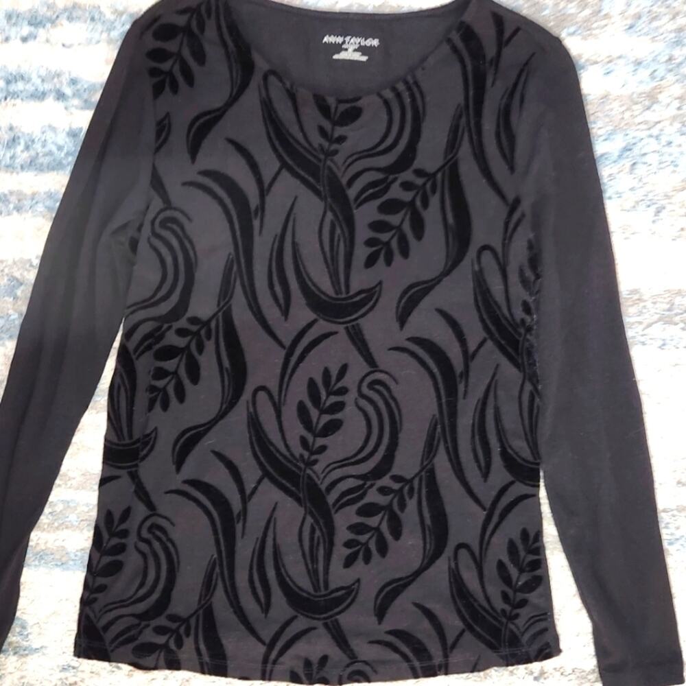Ann Taylor Velvet Designer Print Blouse || Small EUC